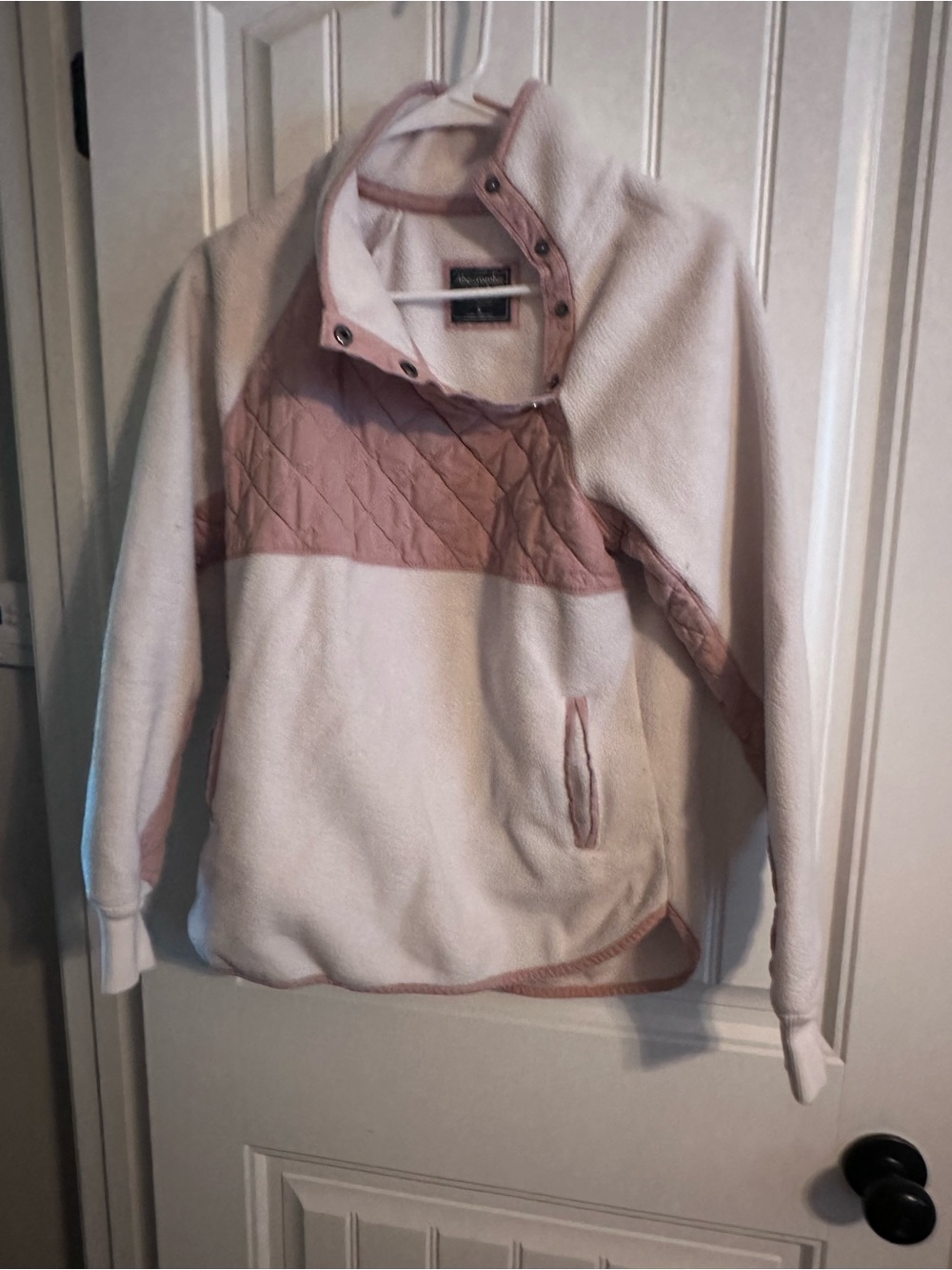Abercrombie & Fitch Cream Pullover with Dusty Pink Quilted Panel